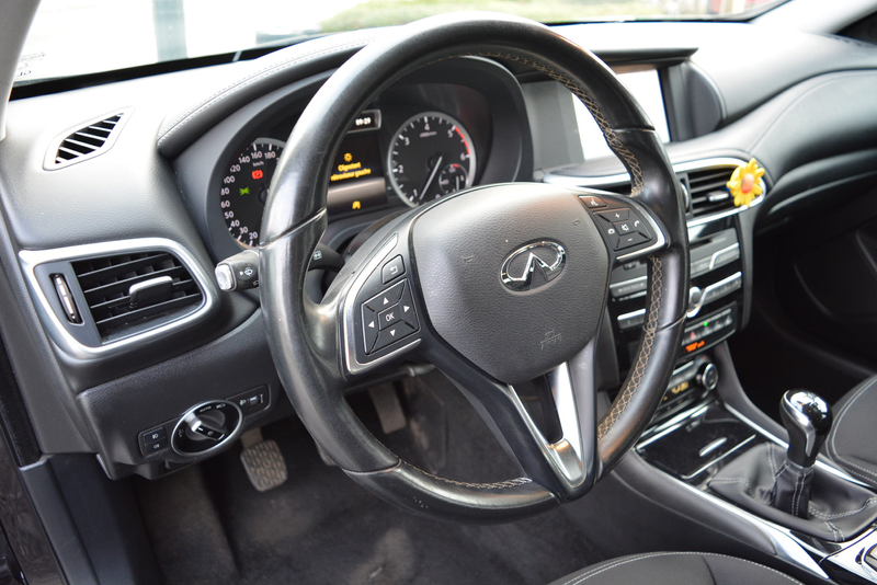 Infiniti Q30 Q30 1.5d Premium — photo 12