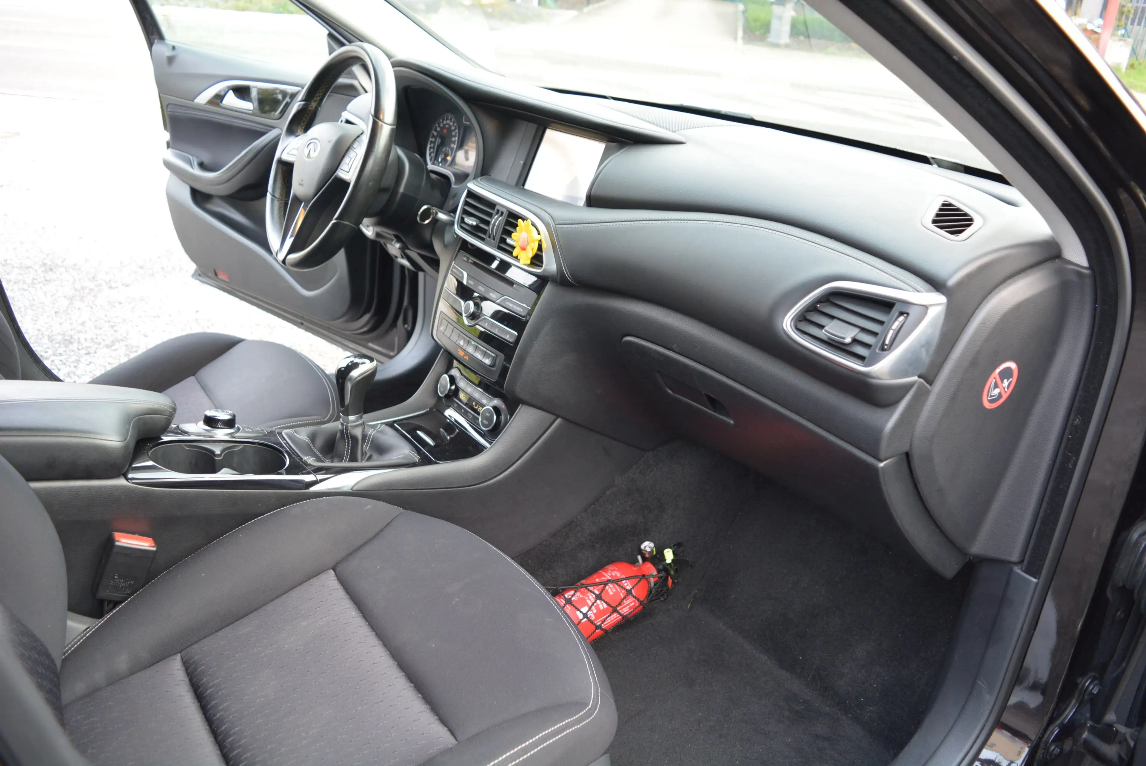 Infiniti Q30 Q30 1.5d Premium — photo 13