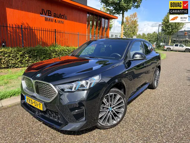 BMW iX2 EDrive20 M- sport, trekhaak, H&K, driving assistan