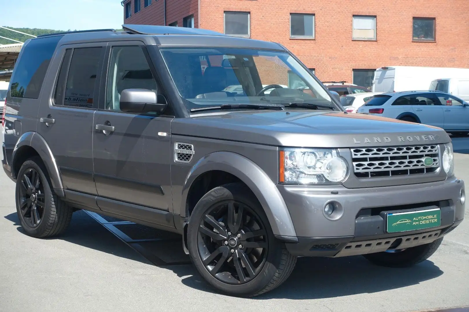 Land Rover Discovery 4 TDV6 HSE*7-SITZE*PANO*AHK*KAMERA*LED Šedá - 1