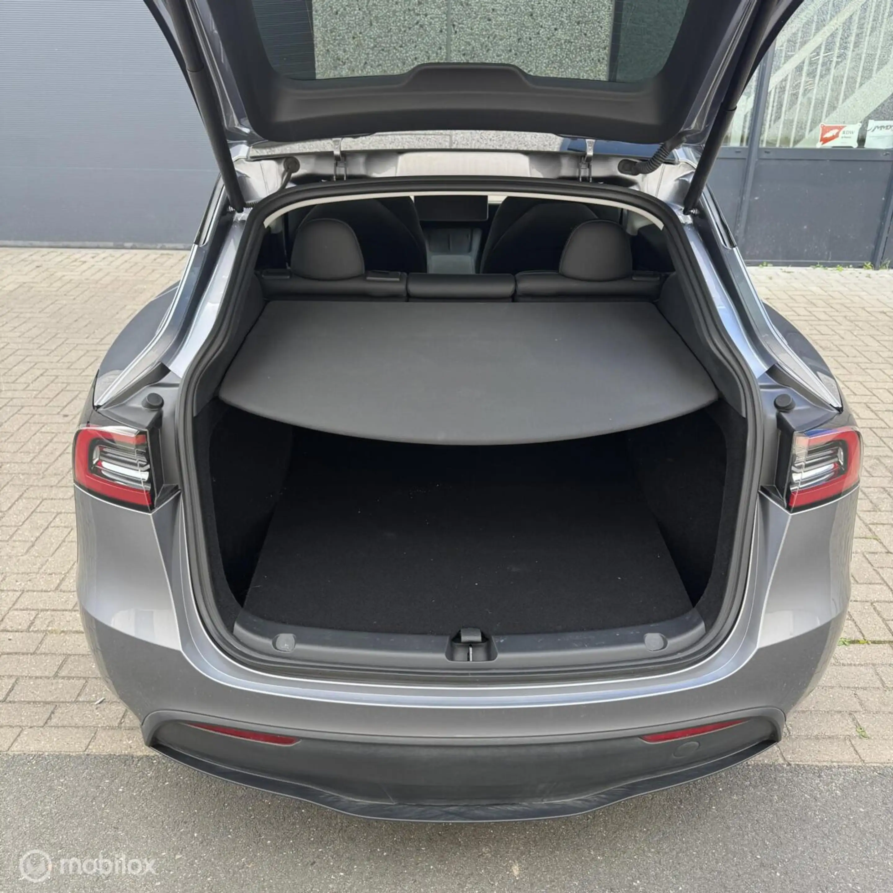 Tesla Model Y Long Range AWD + MMX PACK + EAP + SOH 96.4% — photo 18