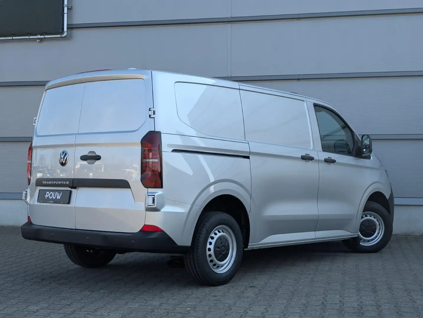 Volkswagen Transporter 2.0 TDI 110pk L1H1 28 Life | Achteruitrijcamera | Grijs - 2