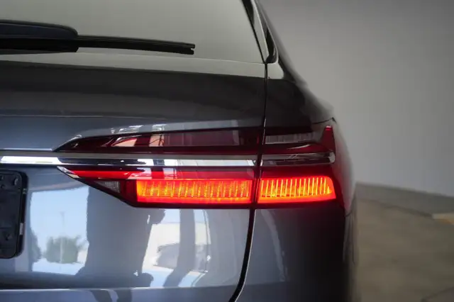 Audi A6 view 11