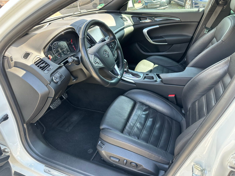 Opel Insignia Sports Tourer 2.0 CDTI Sport Edition — photo 9