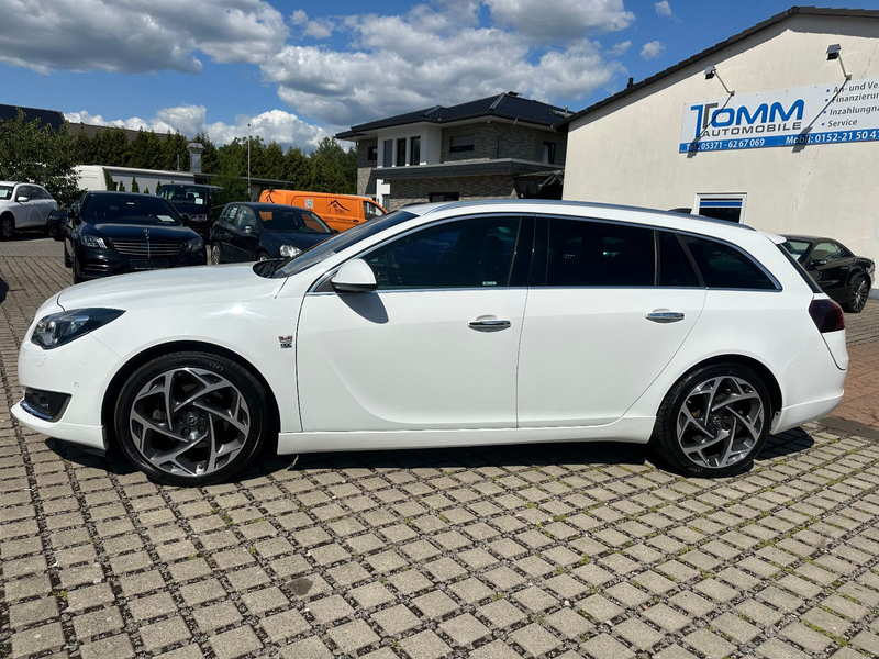 Opel Insignia Sports Tourer 2.0 CDTI Sport Edition — photo 15