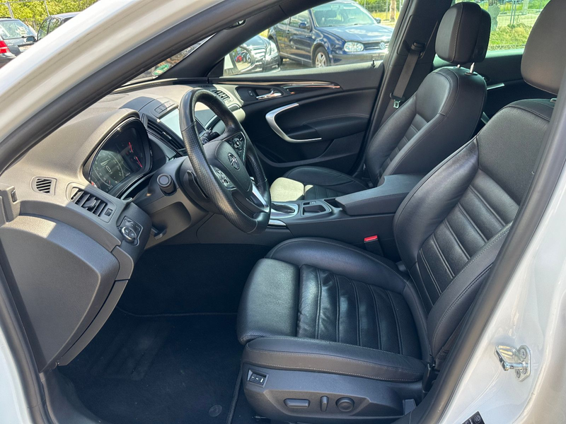 Opel Insignia Sports Tourer 2.0 CDTI Sport Edition — photo 8
