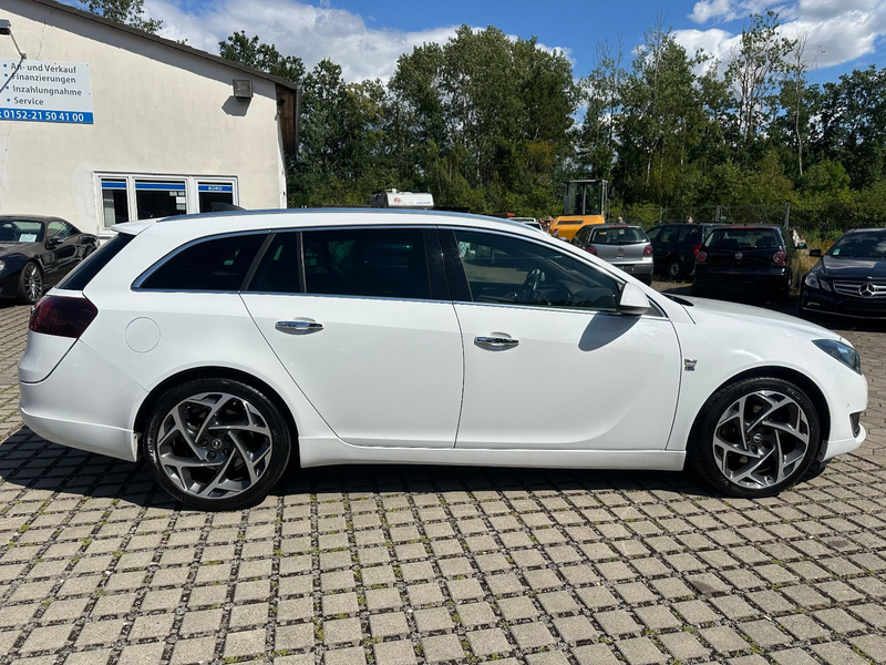 Opel Insignia Sports Tourer 2.0 CDTI Sport Edition — photo 14