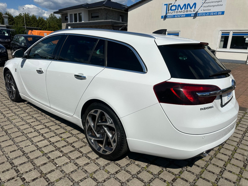 Opel Insignia Sports Tourer 2.0 CDTI Sport Edition — photo 4