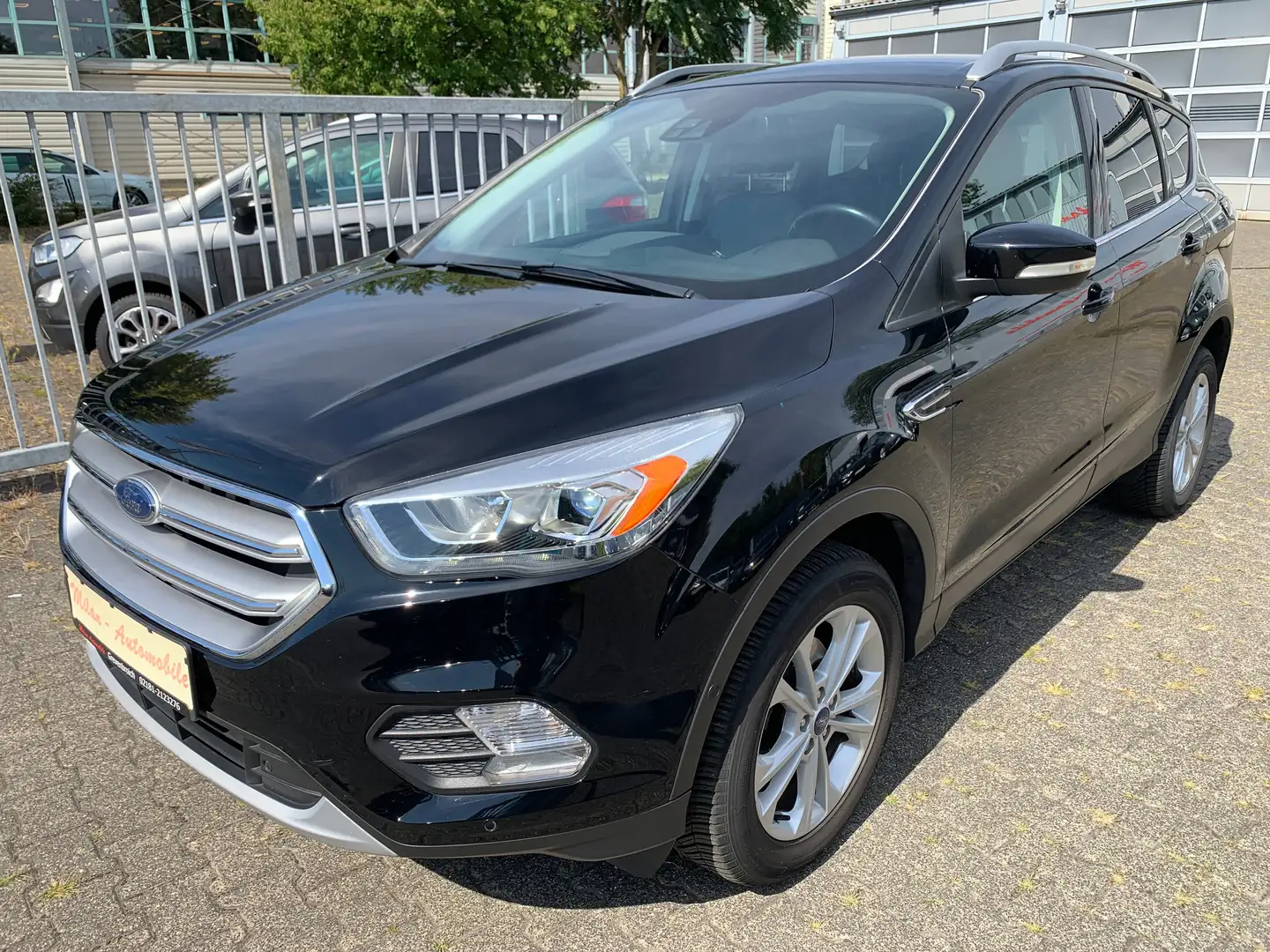 Ford Kuga Titanium Alu-Navi-T-Lede-PDC+Kamera-Tüv/Oel neu Schwarz - 1