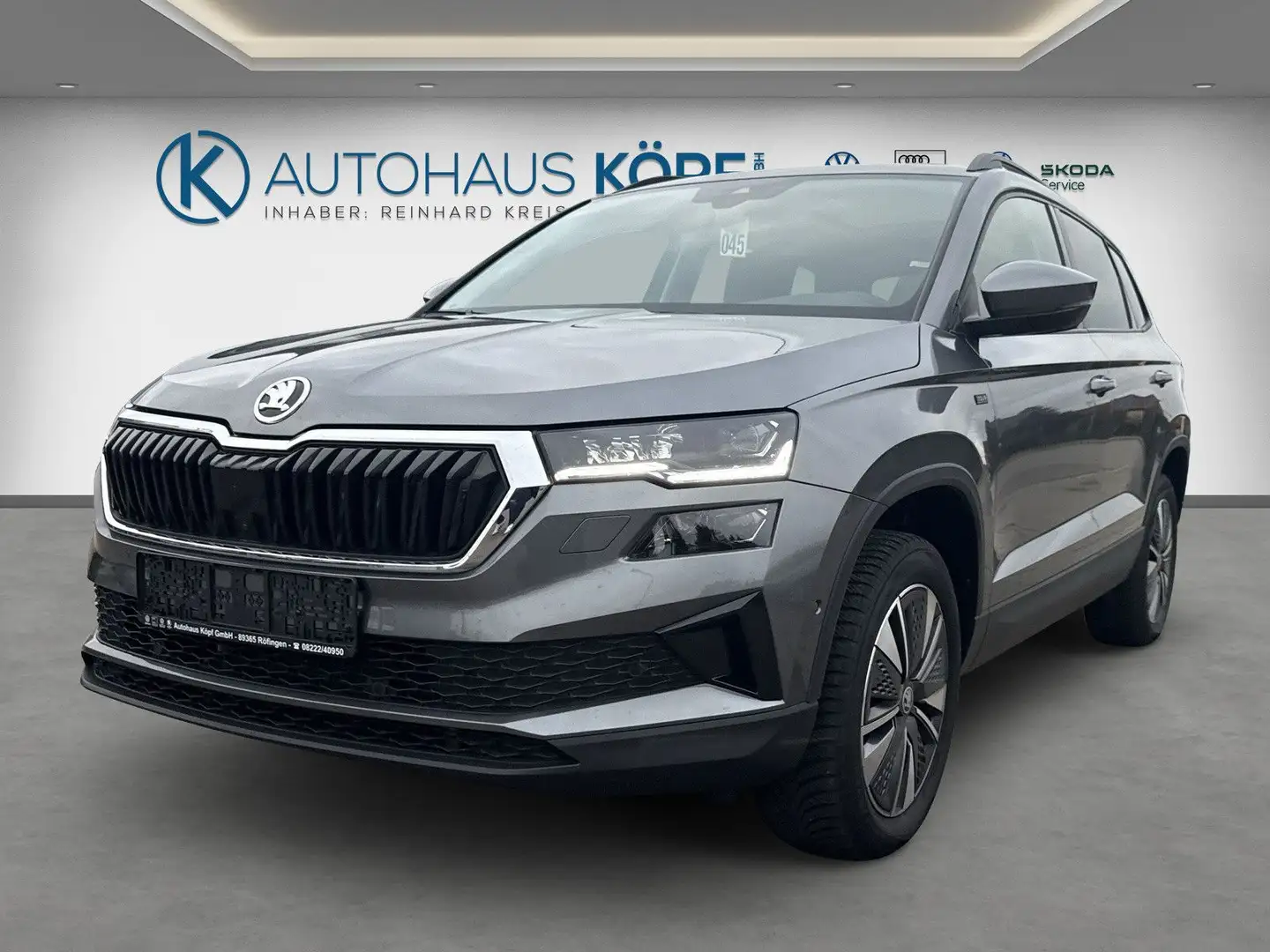 Skoda Karoq Selection 1.5TSI DSG AHK Pano Matrix LED Tour Grau - 1