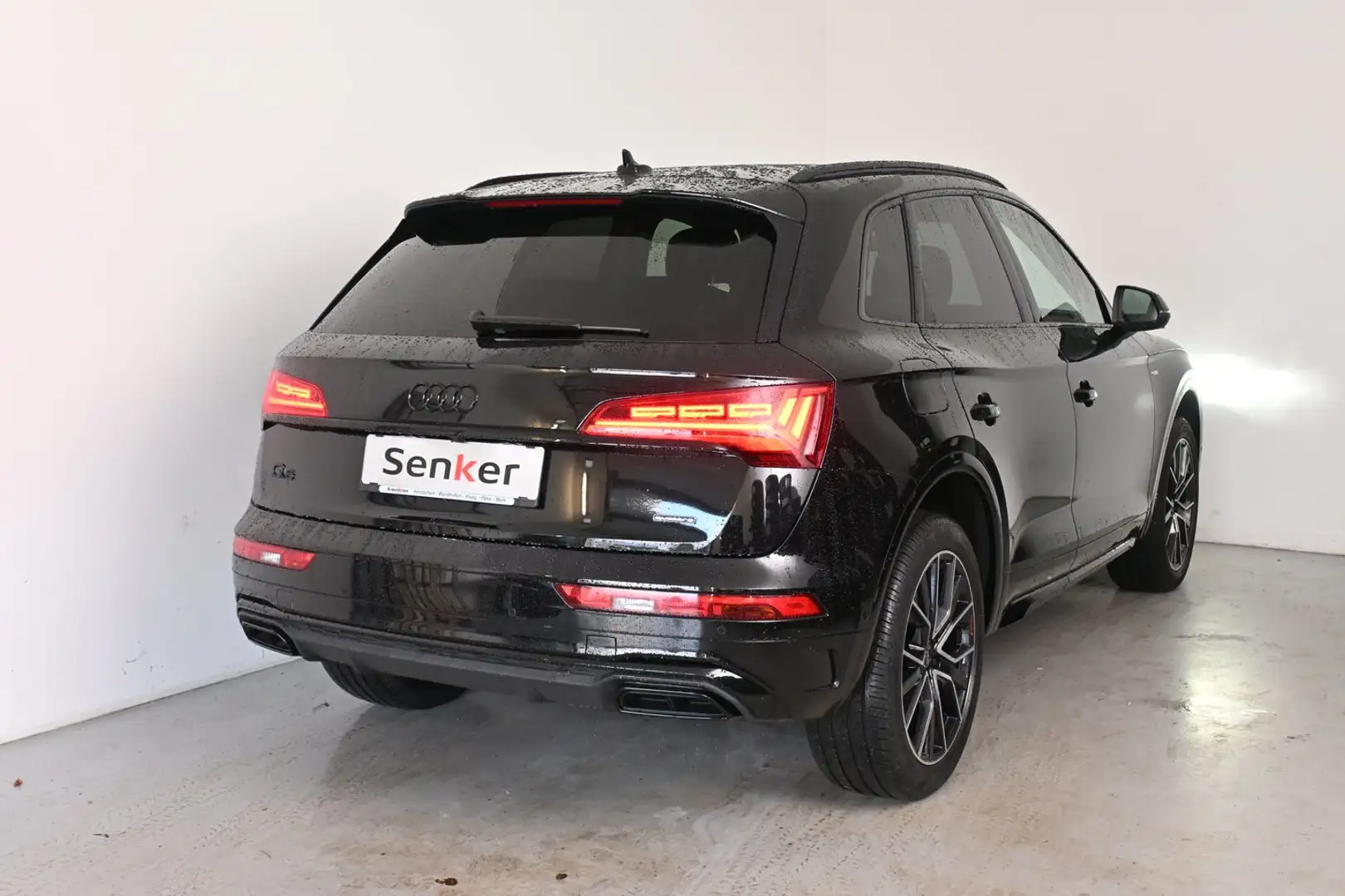 Audi Q5 40 TDI quattro S line Schwarz - 2