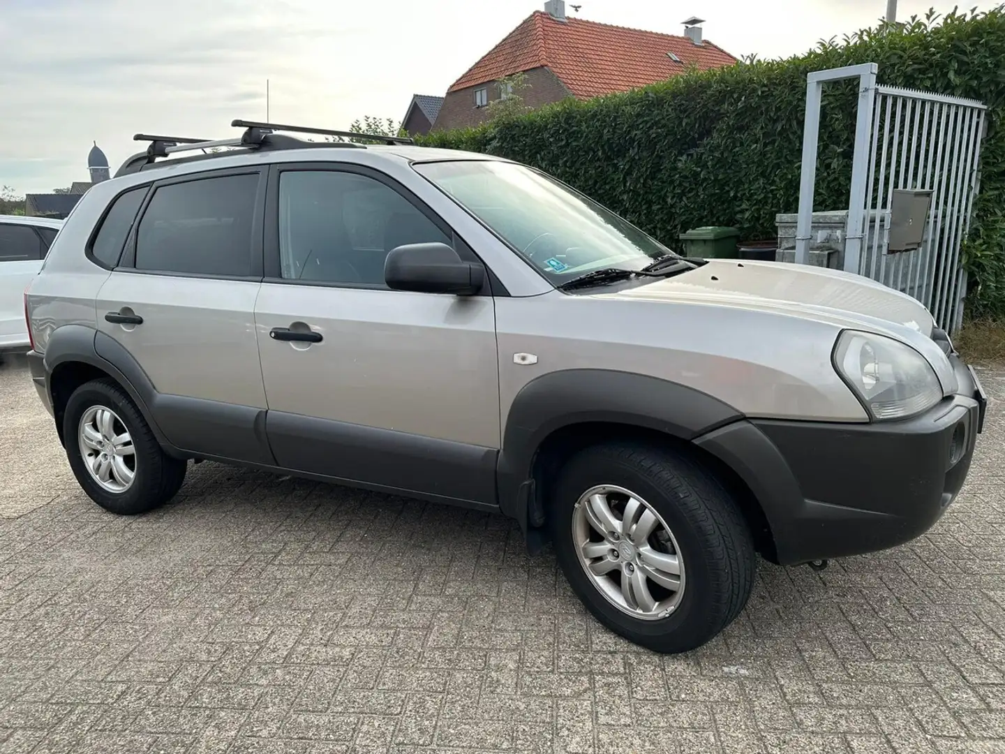 Hyundai TUCSON 2.0i Active 966 Gri - 1