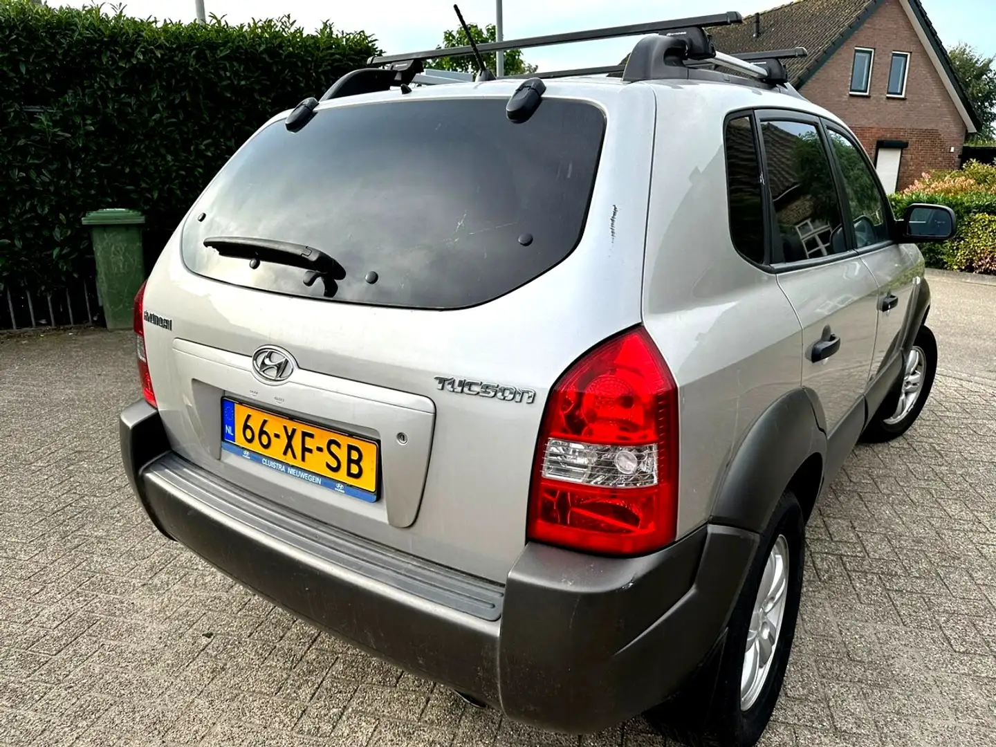 Hyundai TUCSON 2.0i Active Grijs - 2