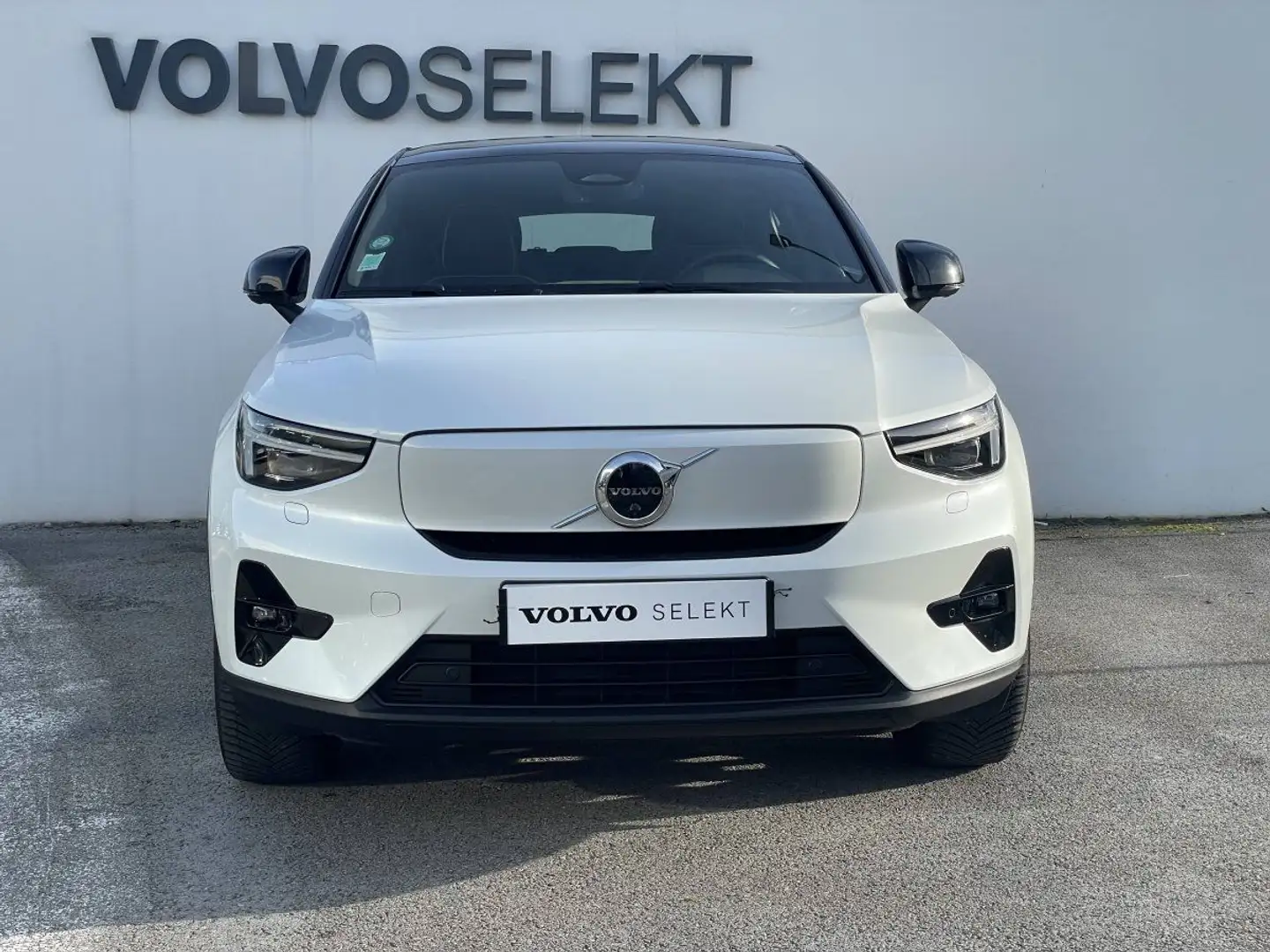 Volvo C40 Recharge Twin AWD 408 ch 1EDT First Edition Bílá - 2