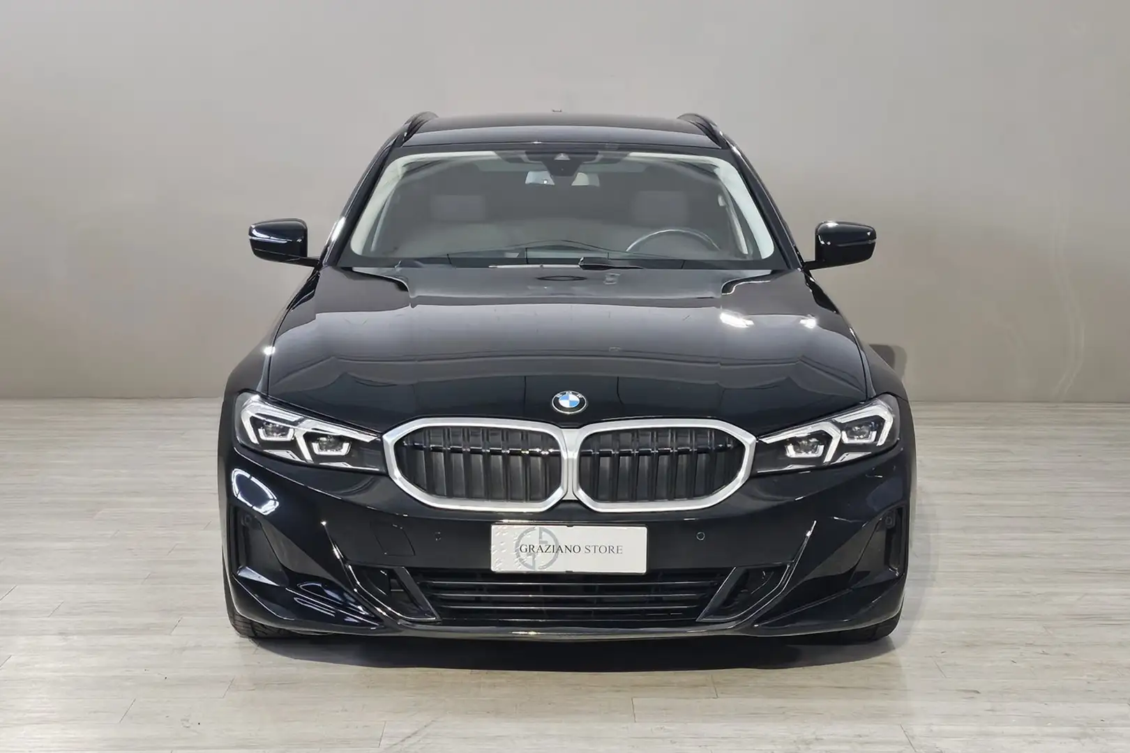 BMW 318 MHEV Touring  Business Adv Schwarz - 2
