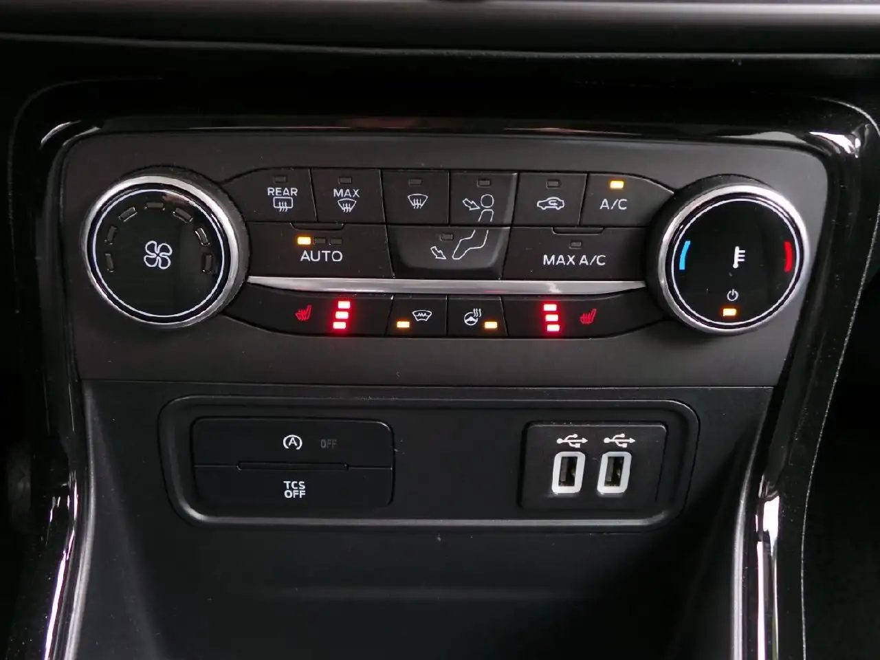 Ford EcoSport Titanium KLIMA Navi DAB AHK Winterp, миниатюра 16