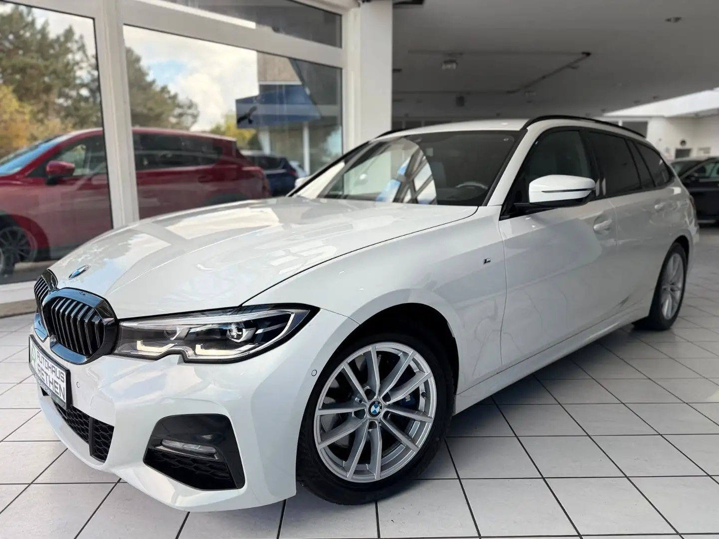 BMW 330 i*M SPORT *ACC*AHK*BMW-SERVICE*LIVE Cockpit* Weiß - 2