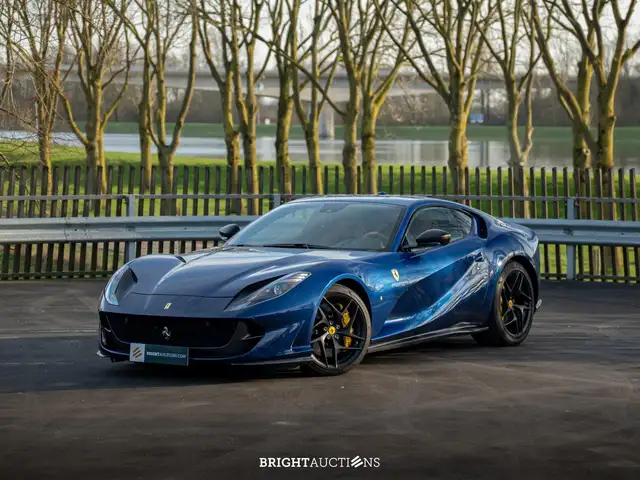 Ferrari 812 Superfast 6.5 V12 HELE