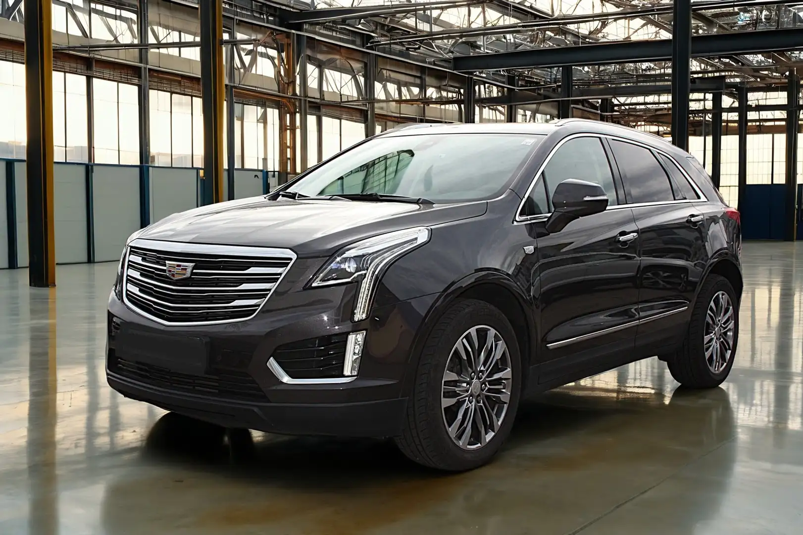 Cadillac XT5 3.6 PLATINUM 4x4 Autom. Leder/Navi/Panorama Gris - 2