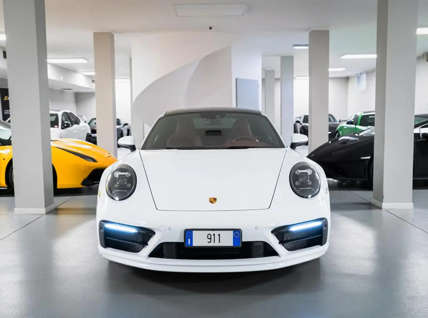 Porsche 911 992 IVA ESPOSTA-CERCHI 21 SPYDER-SPORT DESIGN Bianco - 2