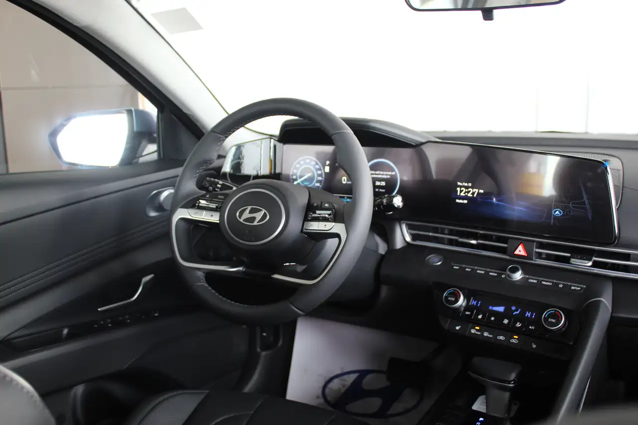Hyundai ELANTRA снимка Hyundai ELANTRA