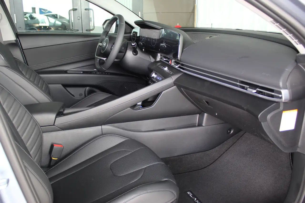 Hyundai ELANTRA снимка Hyundai ELANTRA