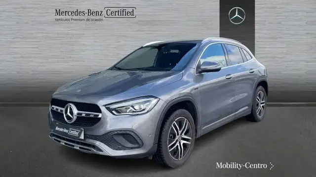 Mercedes-Benz GLA 250 250e