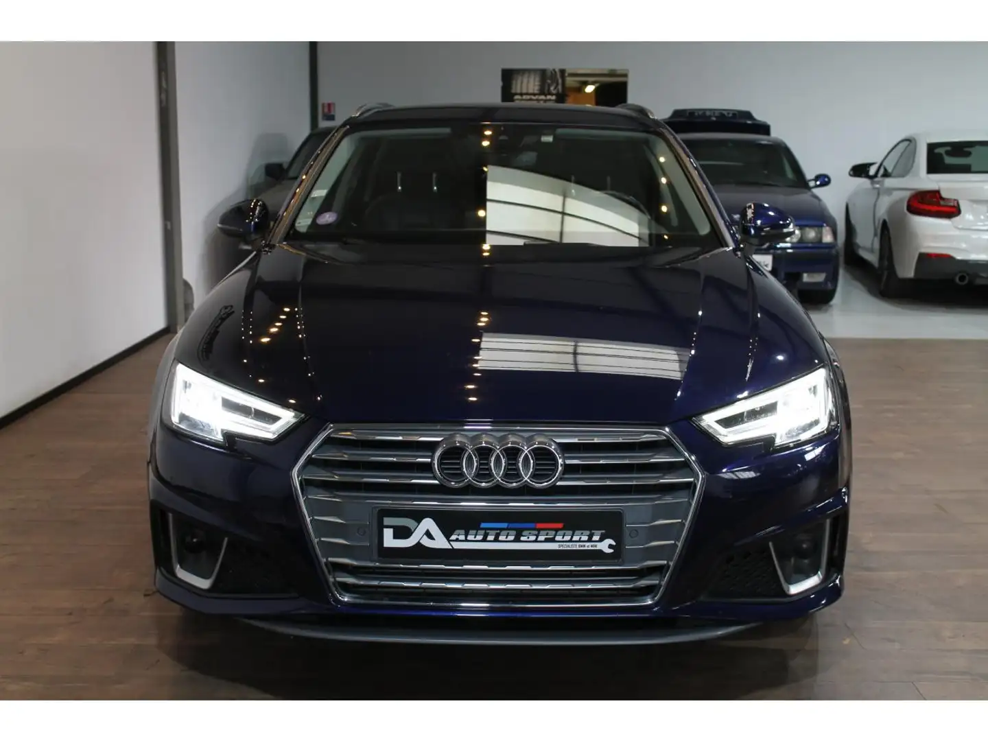 Audi A4 Avant 2.0 40 TFSI - 190 - BV S-tronic BREAK S line PHASE 2 Bleu - 2