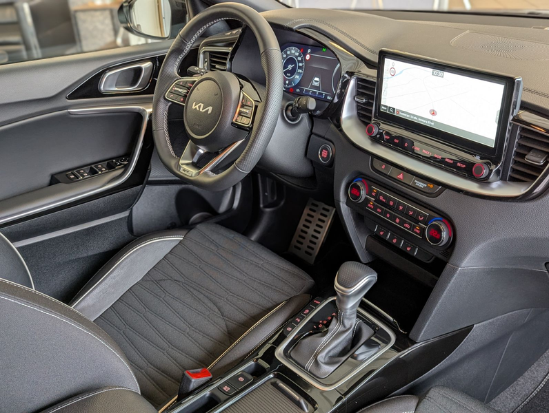 Kia Ceed SW / cee'd SW GT Line SW LED JBL Cam 7Jahr — photo 12