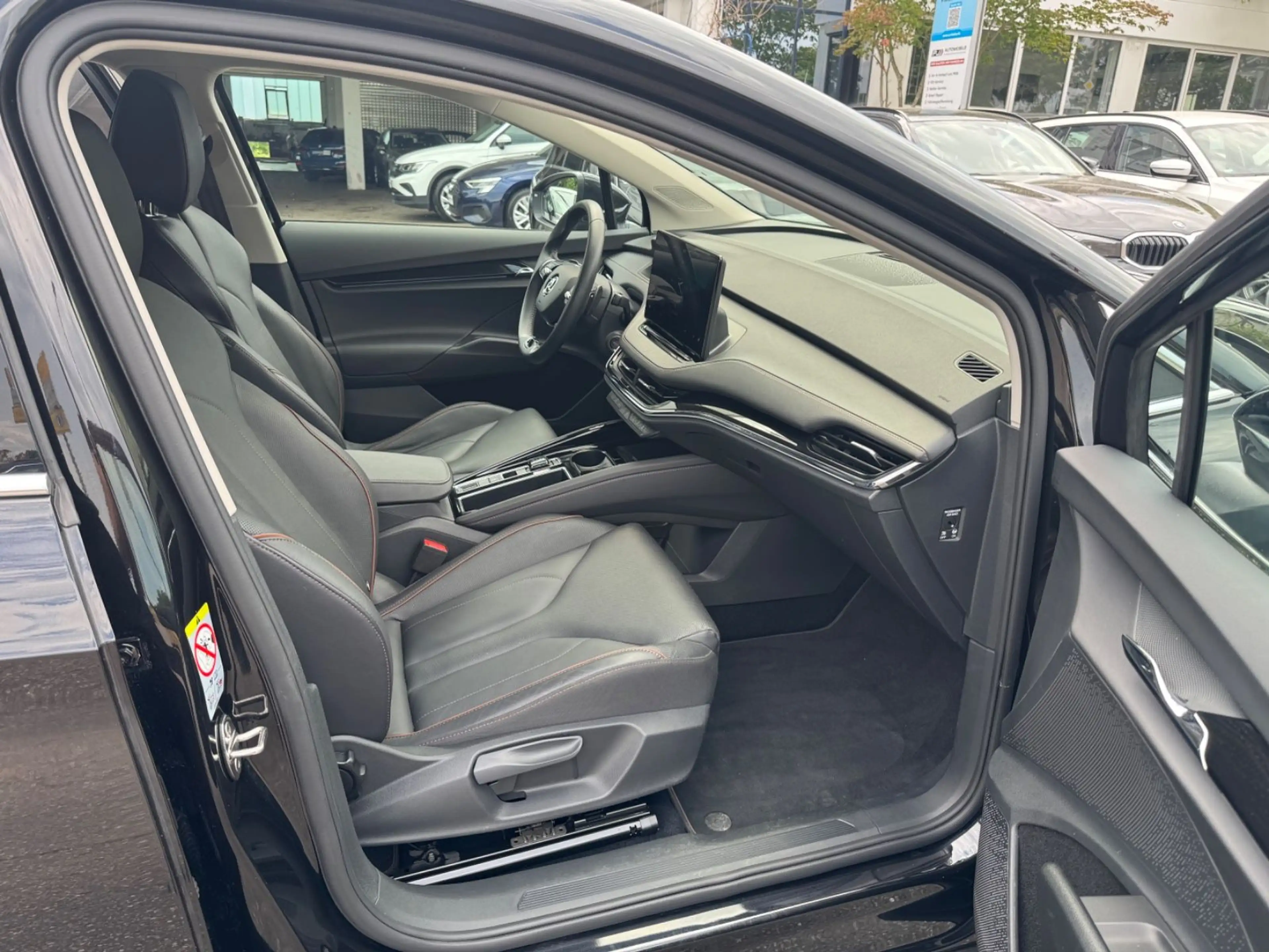 Skoda Enyaq iV 80 Suite Navi LED Kamera ACC AHK 1.H — photo 12