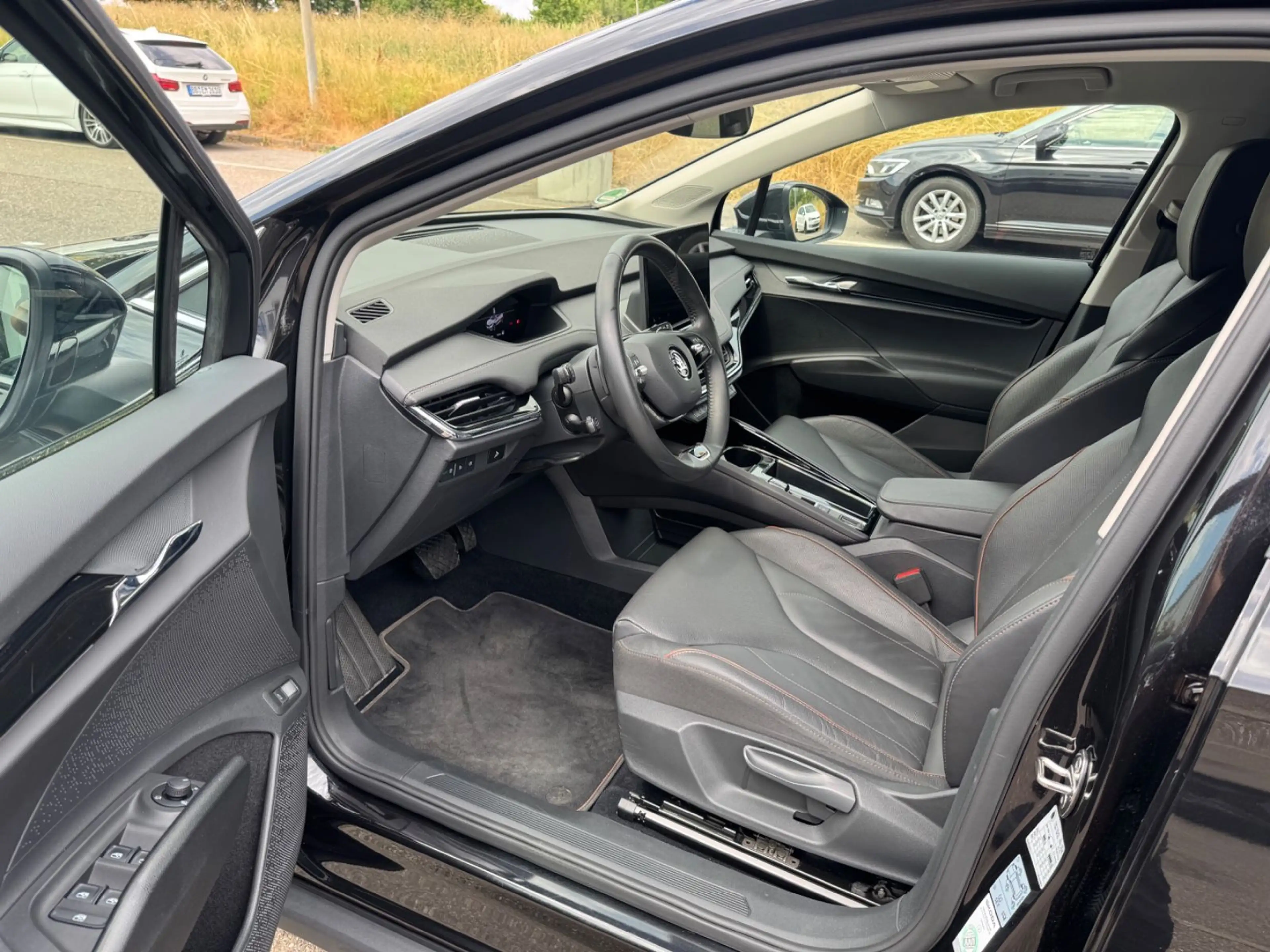 Skoda Enyaq iV 80 Suite Navi LED Kamera ACC AHK 1.H — photo 11