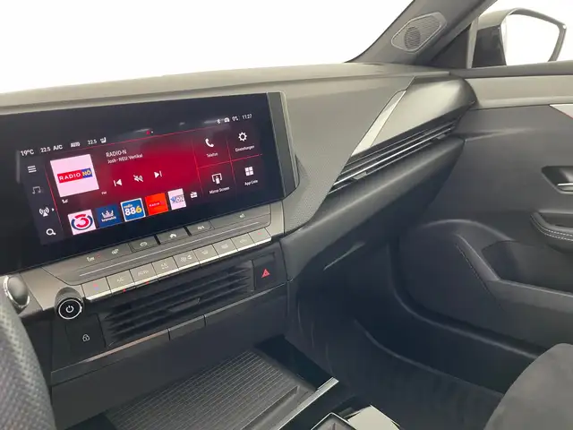 Opel Astra view 9