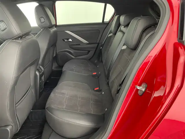Opel Astra view 11