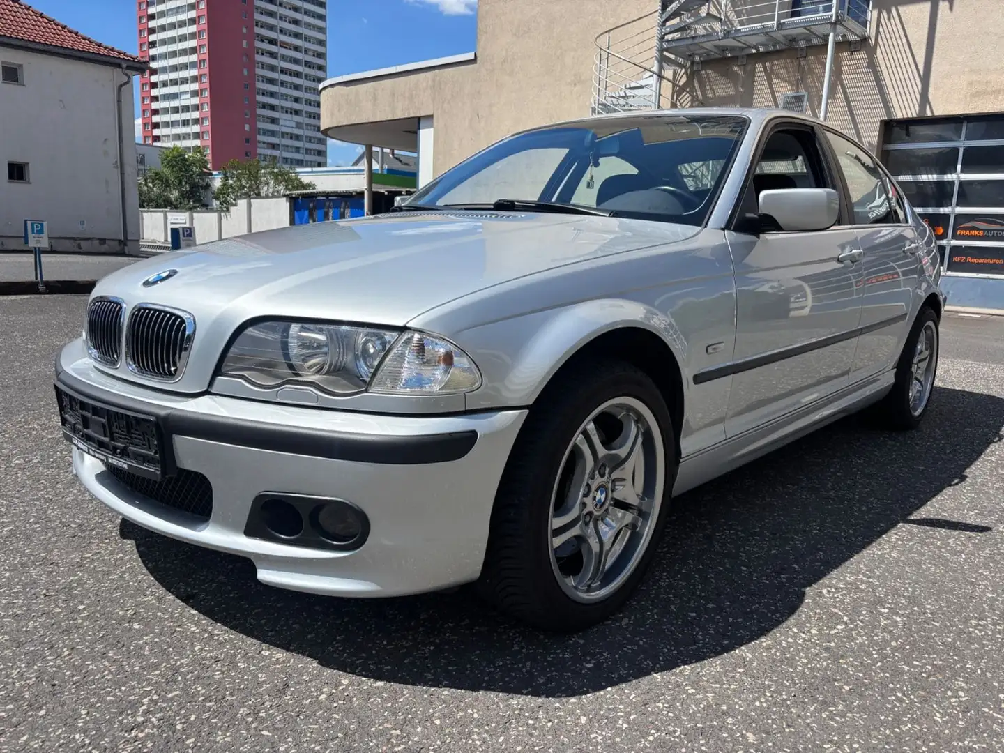 BMW 330 xi Automatik Limousine Allrad 1A Argent - 1