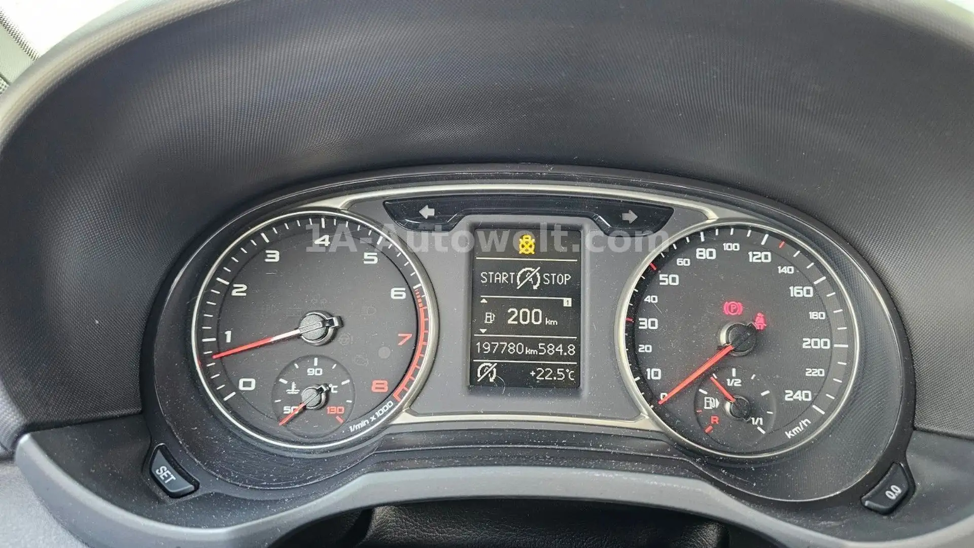 Audi A1 ambition Klima EFH PDC BC Alu Braun - 2