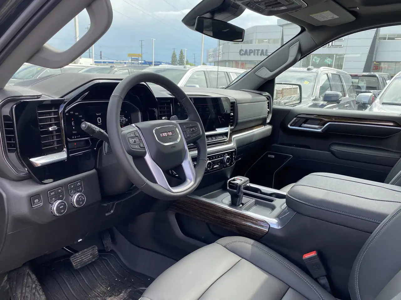GMC Sierra 1500 снимка GMC Sierra 1500