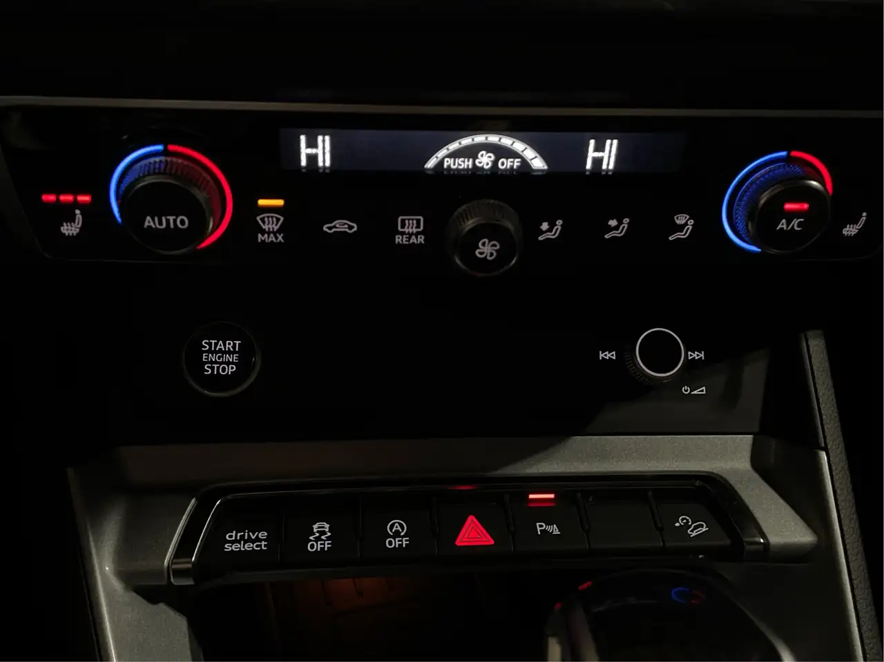 Audi Q3 photo Audi Q3