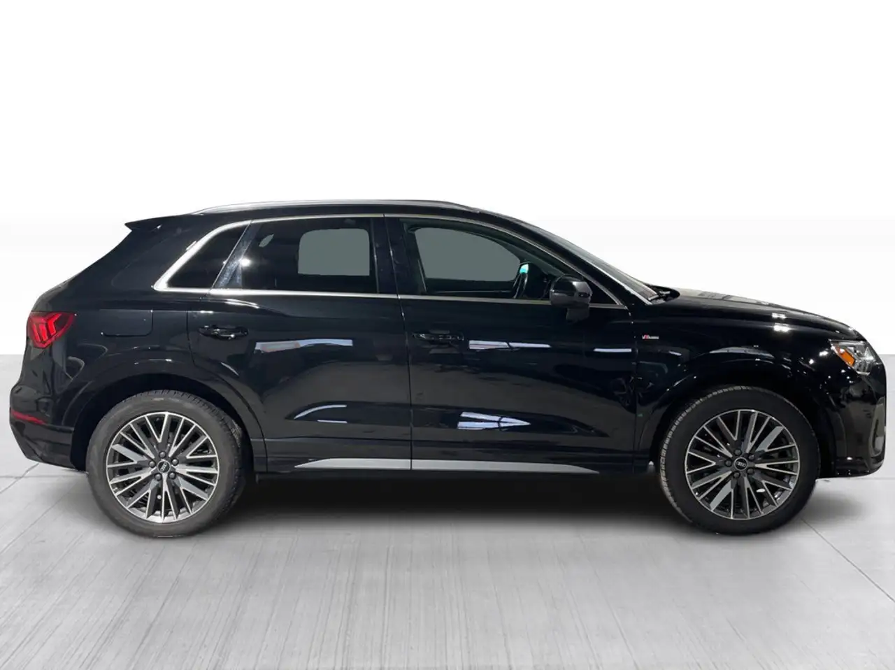 Audi Q3 photo Audi Q3