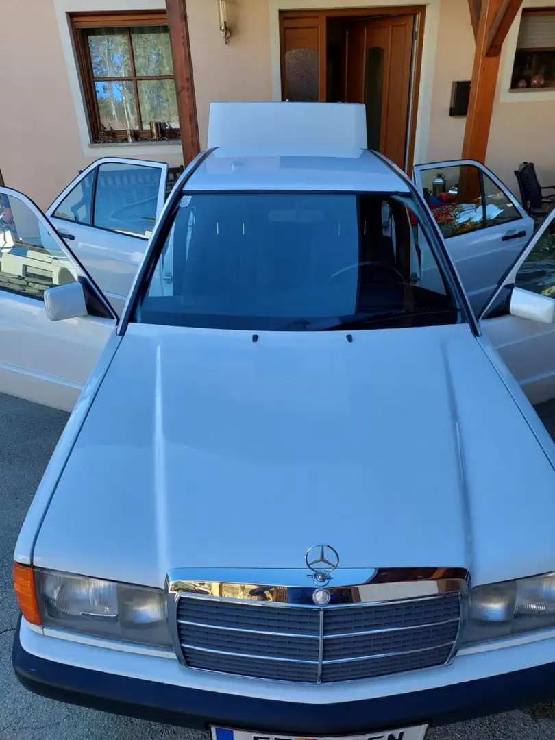 Mercedes-Benz 190 E 1,8 Weiß - 1