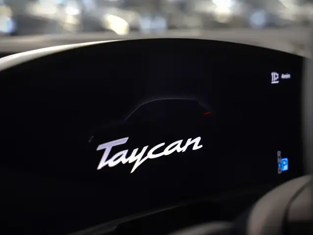 Porsche Taycan Sport Turismo Black Edition Ansicht 13