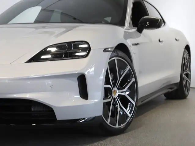 Porsche Taycan Sport Turismo Black Edition Ansicht 12