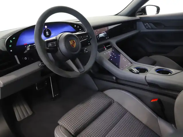 Porsche Taycan Sport Turismo Black Edition Ansicht 18