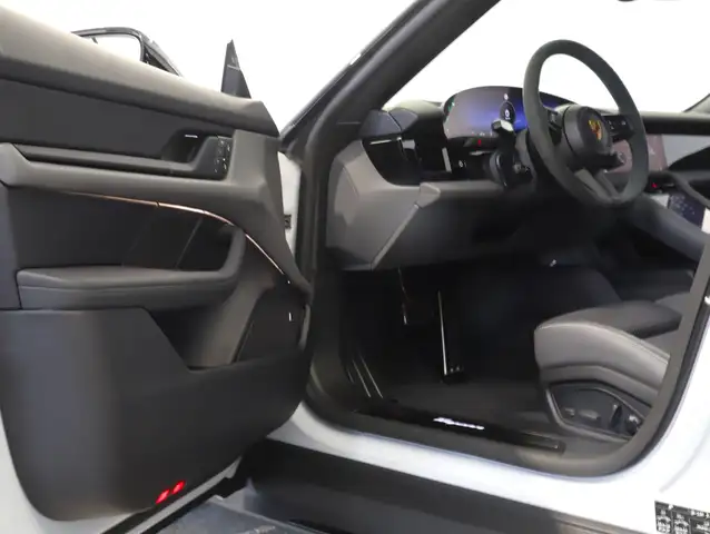 Porsche Taycan Sport Turismo Black Edition Ansicht 24