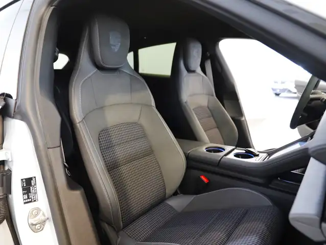 Porsche Taycan Sport Turismo Black Edition Ansicht 37