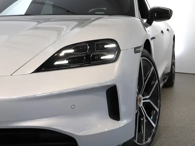 Porsche Taycan Sport Turismo Black Edition Ansicht 9