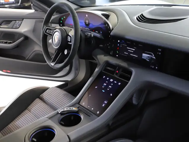 Porsche Taycan Sport Turismo Black Edition Ansicht 33