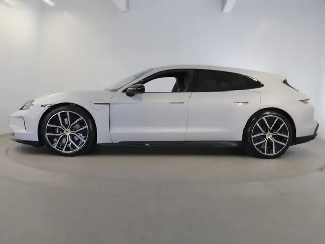 Porsche Taycan Sport Turismo Black Edition Ansicht 2