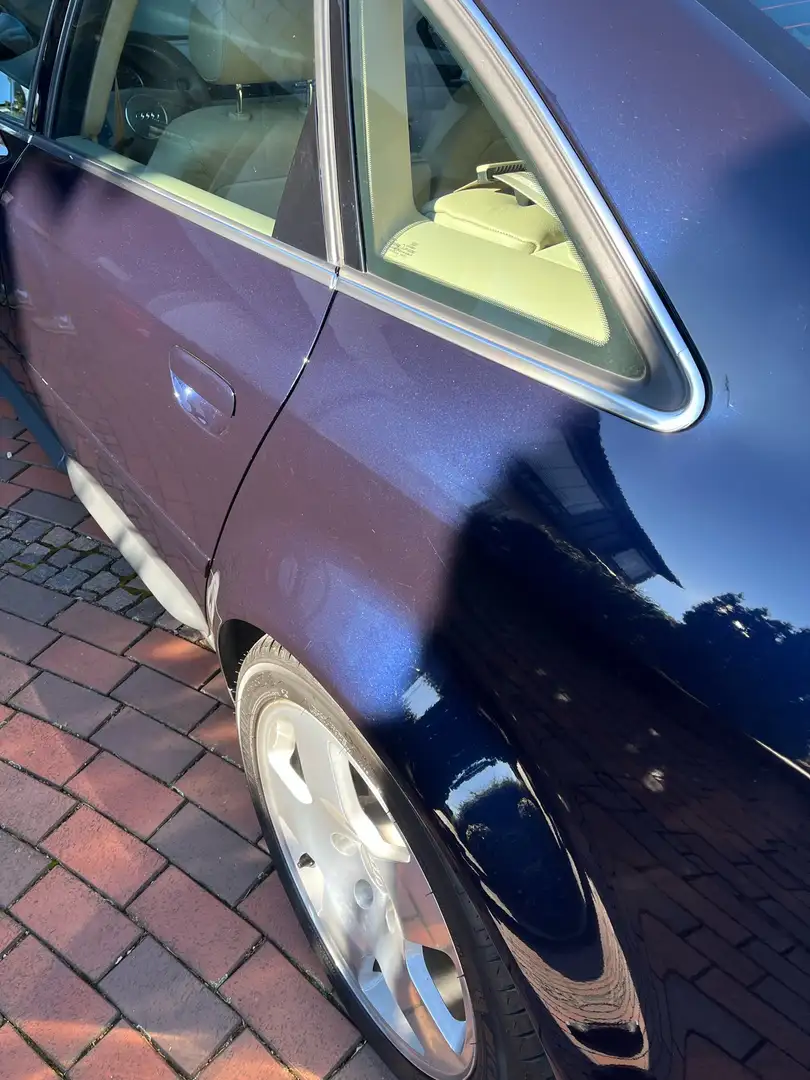 Audi A6 4.2 quattro Blau - 1