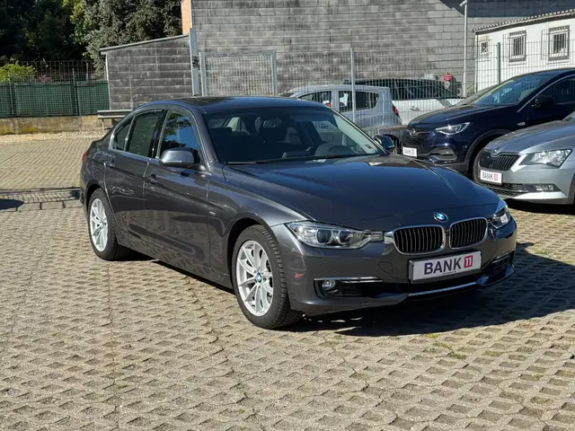 BMW 320 2,0i*Vollleder*X-Drive*Schiebedach*