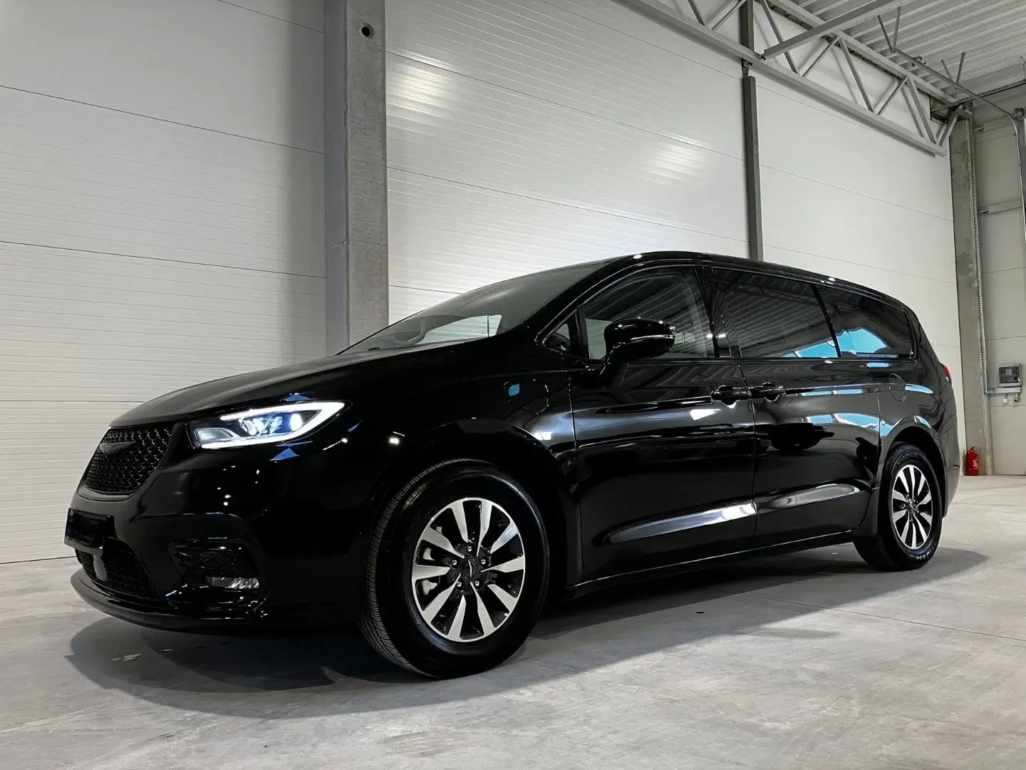 Chrysler Pacifica 3,6 Hybrid Plug in NEUWERTIG Schwarz - 2